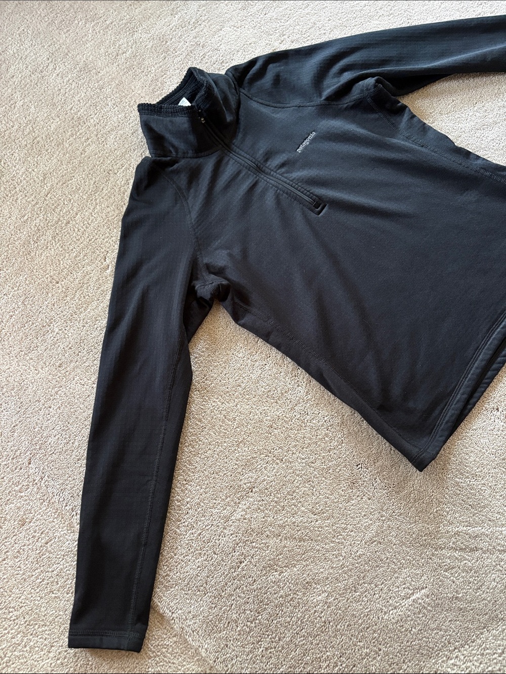 Patagonia R1 Quarter Zip - Picture 5 of 10